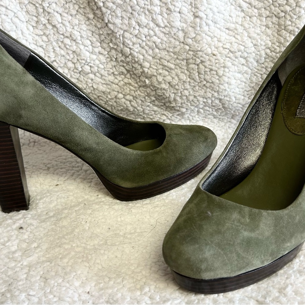 Banana Republic Green Suede Platform Pumps; size 9; excellent condition.